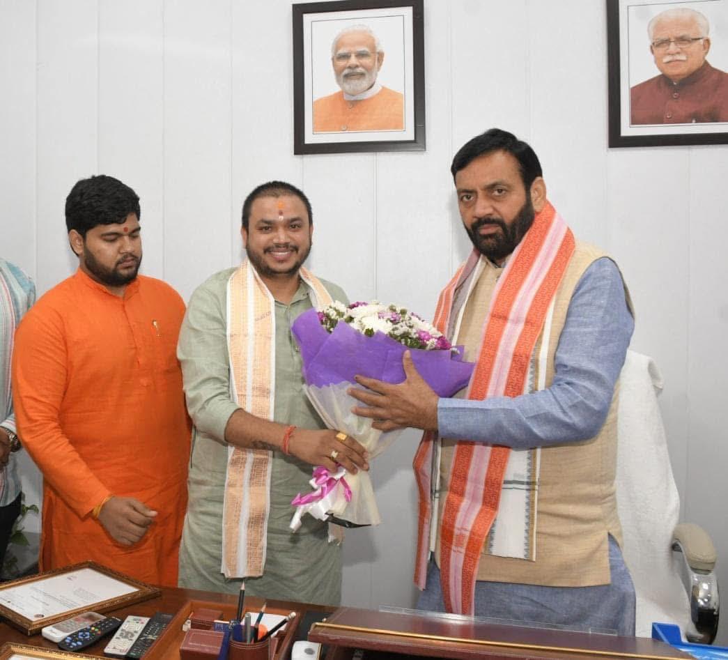 Shivom Mishra, Shivom Mishra Swachh Bharat Mission, Shivom Mishra Biography, Shivom Mishra Sanatan Sewa Nyas, Brand Ambassador Shivom Mishra, Shivom Mishra Social Work, Shi